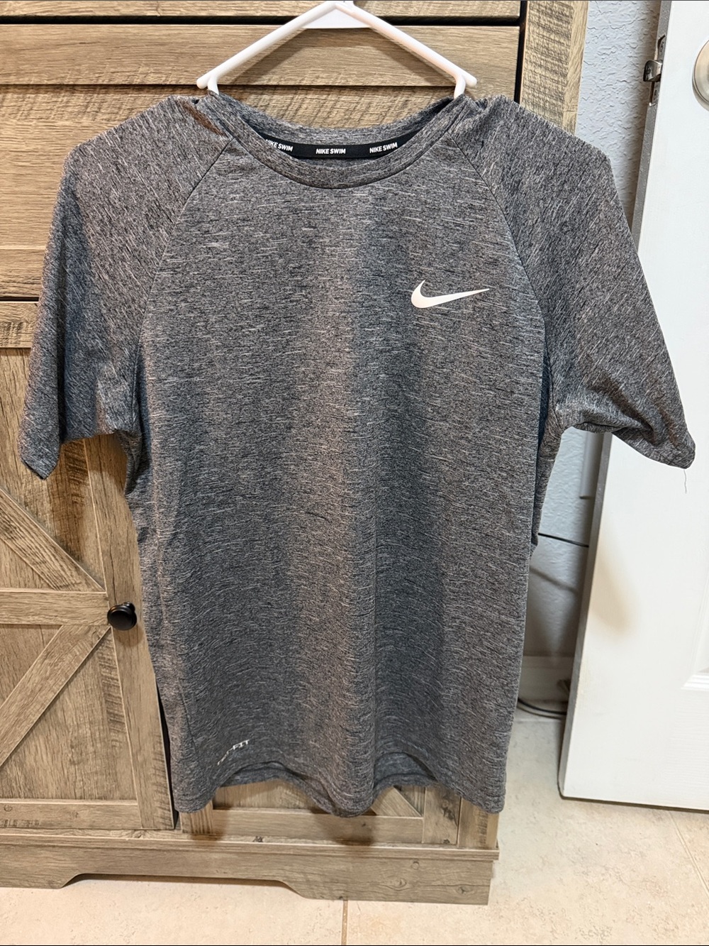 Nike Men’s Heather Gray Short-Sleeve Athletic Tee with Swoosh